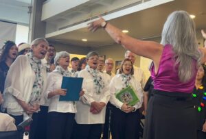 Coro formado por pacientes de Parkinson debuta en programa navideño del Recinto de Ciencias Médicas de la UPR