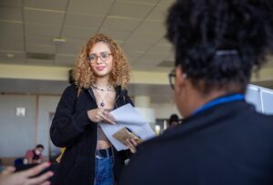 Oportunidad única para maestros y estudiantes: Adelanta, Evoluciona y Certifícate con la UPR