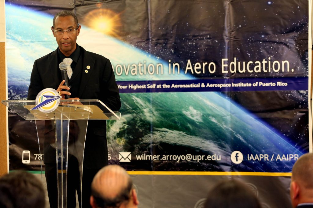 Instituto de Aeron utica y Aeroespacial certifica a nuevos