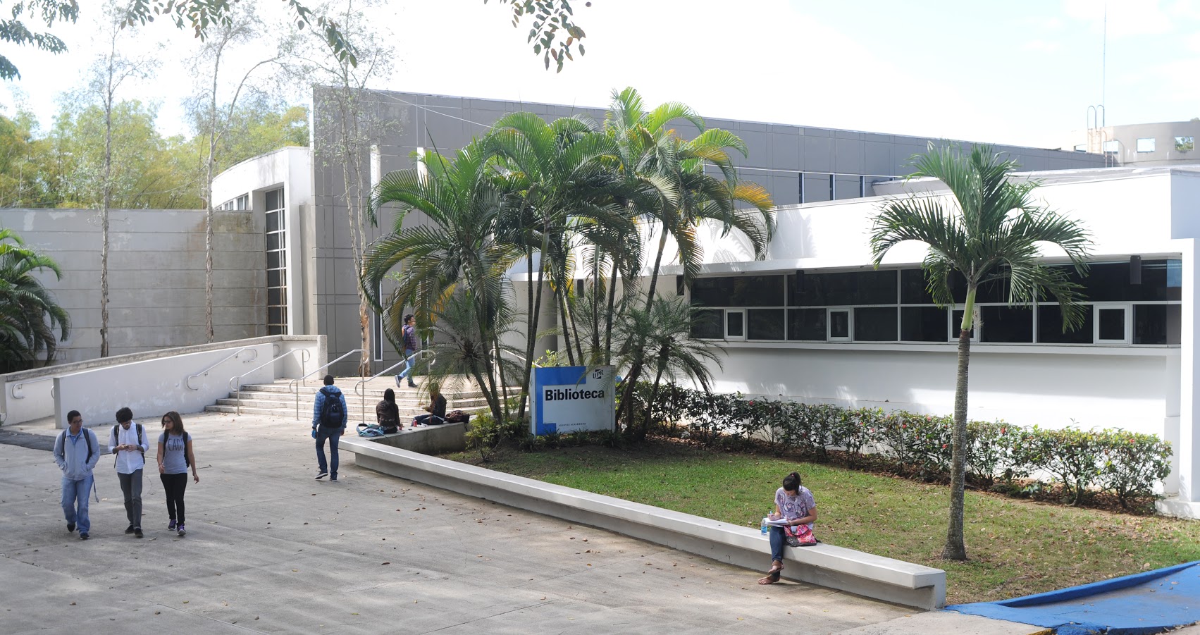 Centro De Recursos Para El Aprendizaje – UPR Bayamon