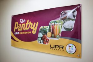 Crusacalle anunciando "The Pantry", el nuevo almacen de alimentos de la UPR en Humacao