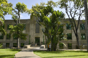 Edificio Luis C. Monzón en el Recinto Universitario de Mayagüez de la Universidad de Puerto Rico