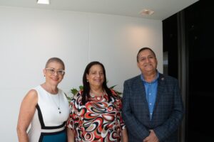 Dra. Arleen Hernández, Dra. Theany Calderón, Dr. Segundo Castro