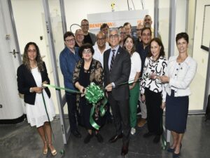 Durante la inauguración del nuevo laboratorio participó el personal docente y no docente del RUM e invitados.